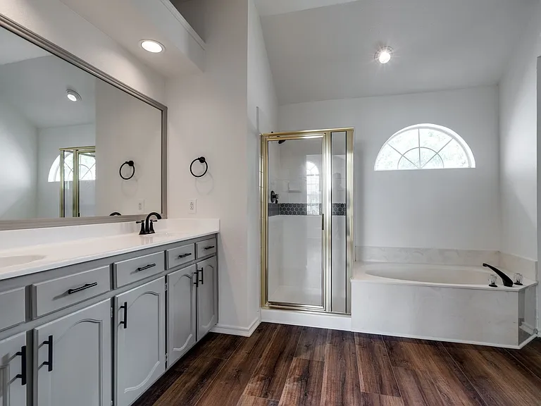 947 Winterstone Dr — Photo 15