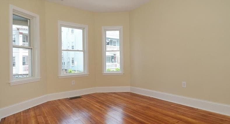 2nd image of 72 Prescott St #2A