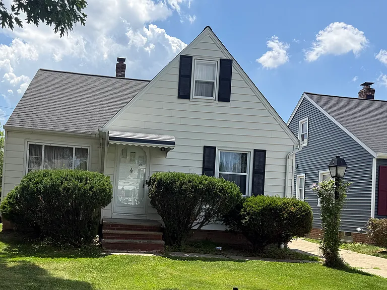 Parkleigh Dr — Photo 1