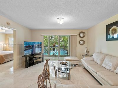 13701 SW 12th St APT 302A, Pembroke Pines, FL, 33027
