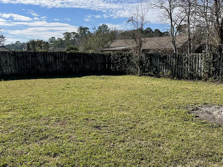 403 Fairfield Ct — Photo 22