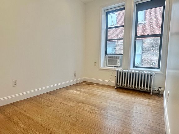 3rd image of 222 Thompson St #27