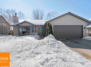 3518 Stonebridge Dr, Madison, WI 53719
