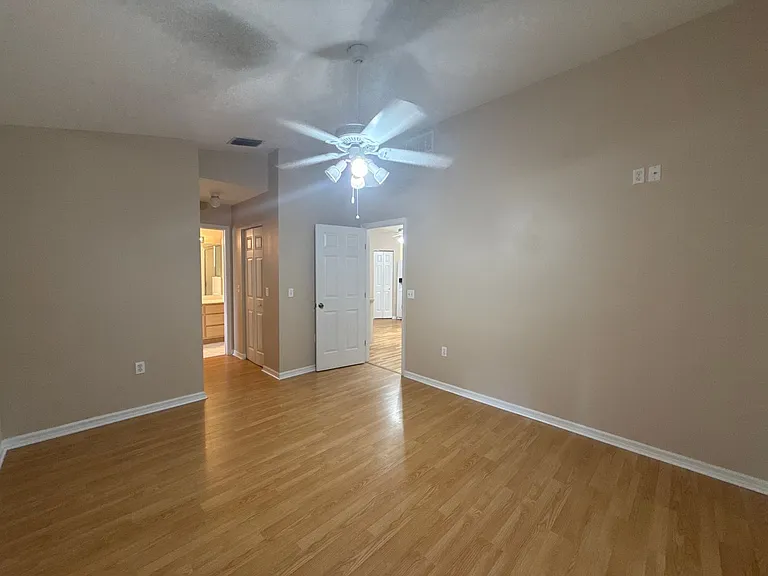 2216 NE 39th Ave — Photo 17