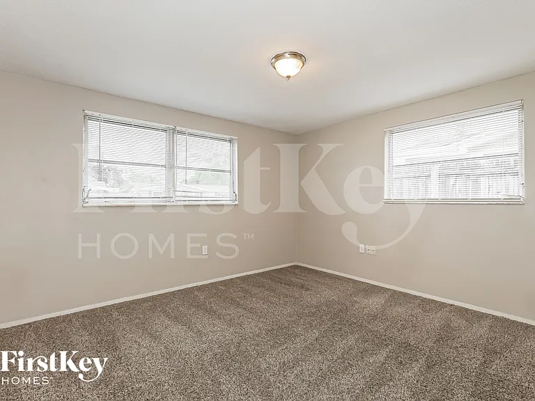 10805 Piccadilly Rd — Photo 17