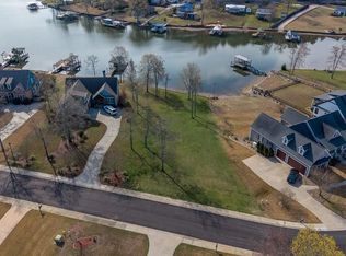 128 Gardenia Dr, Ninety Six, SC 29666