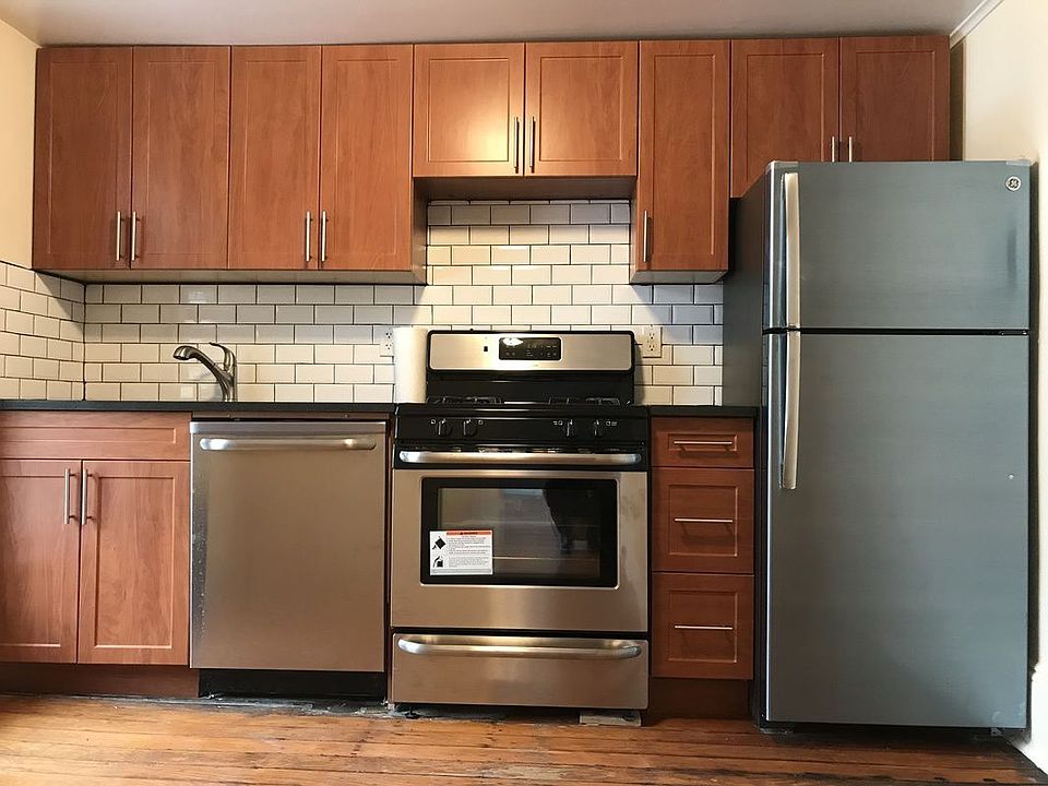 1st image of 49 Carmine St APT 3