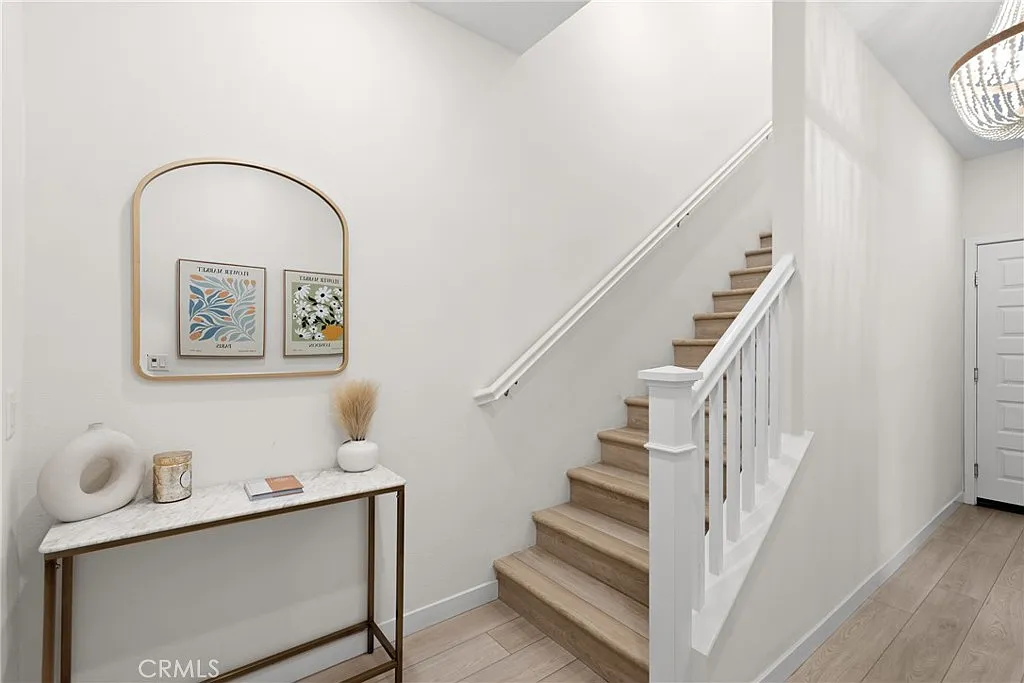 4 bed, 3.5 bath, 2054 sqft, $4,999 — Photo 4
