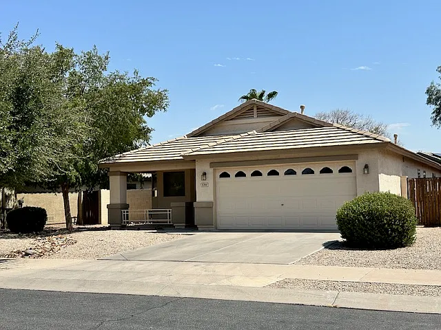 3 bed, 1516 sqft, $1,995 — Photo 2