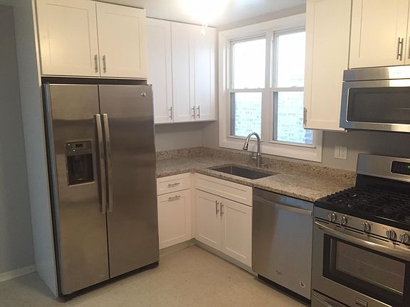 4th image of 5009 N California Ave #2