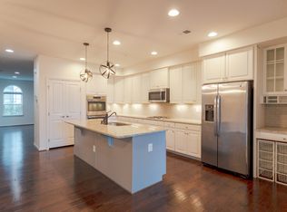 13650 Endeavour Dr, Herndon, VA 20171