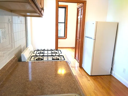 Rented by Warren T Real Estate Corp. | media 22