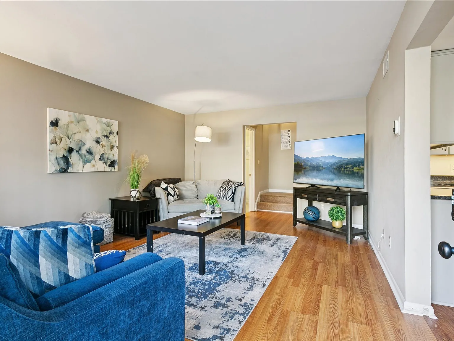 3 bed, 2.5 bath, 1350 sqft, $2,450 — Photo 4