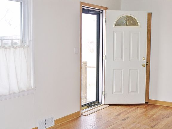 3rd image of 603 Charlotte Dr