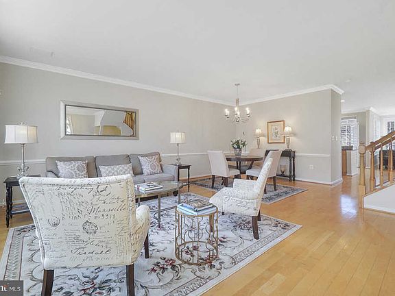 2nd image of 5240 Cozy Glen Ln