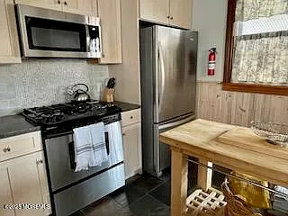 73 Stockton Ave — Photo 12