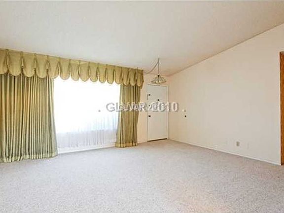 2nd image of 4345 Skyview Dr