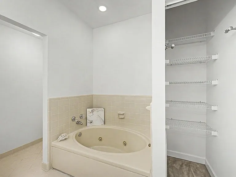126 Forest Place Cir — Photo 39