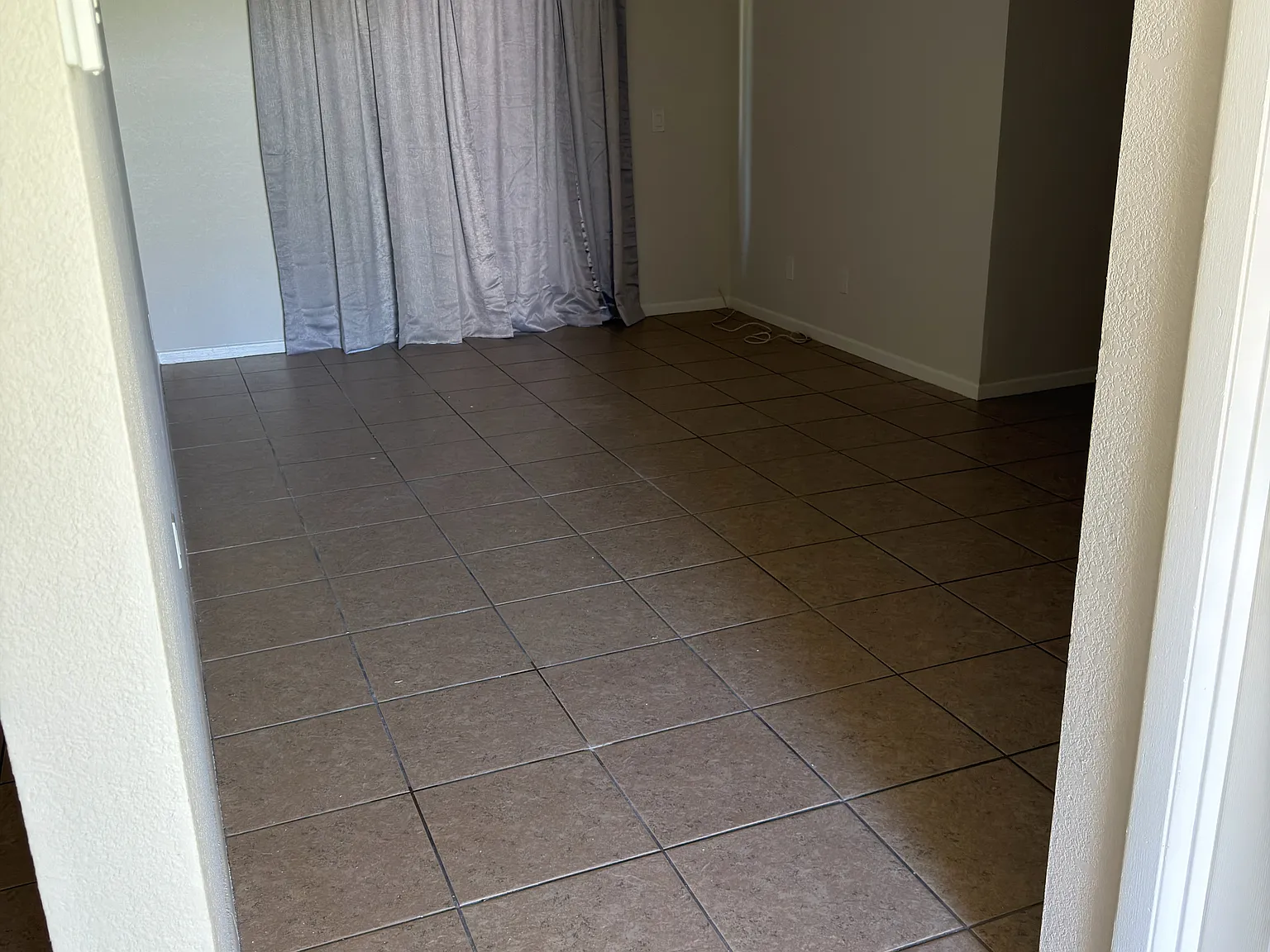 3 bed, $1,350 — Photo 2