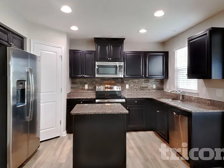 2902 Cherry Point Ln — Photo 6