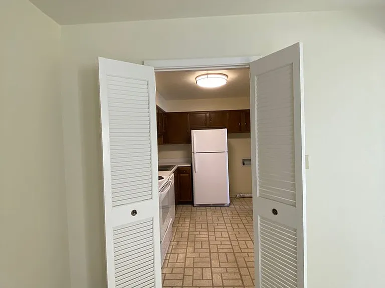 2901 & 2905 Poplar St #&-410 — Photo 6