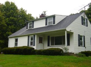 17545 Wing Rd, Chagrin Falls, OH 44023
