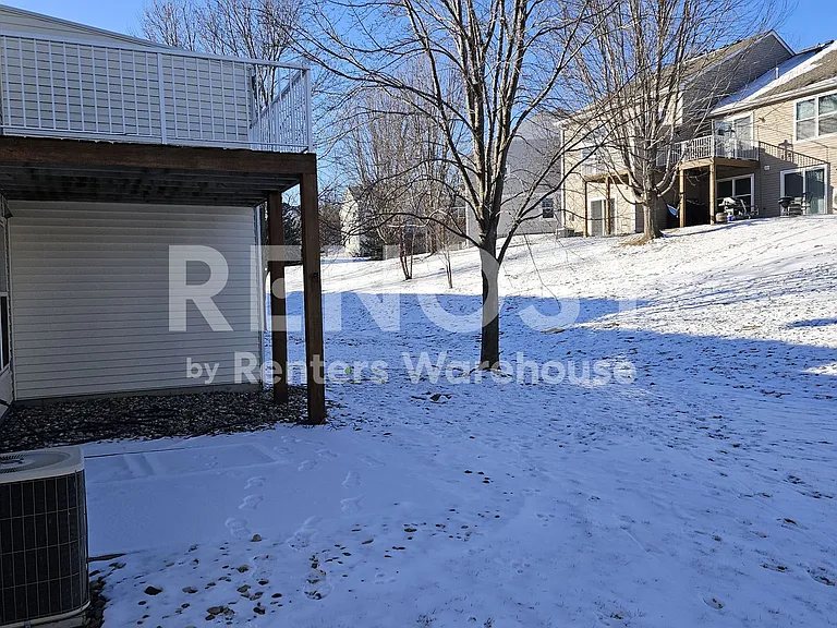 7648 Century Blvd — Photo 31