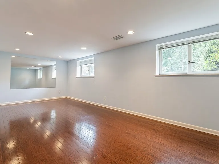 166 Churchill Rd — Photo 34