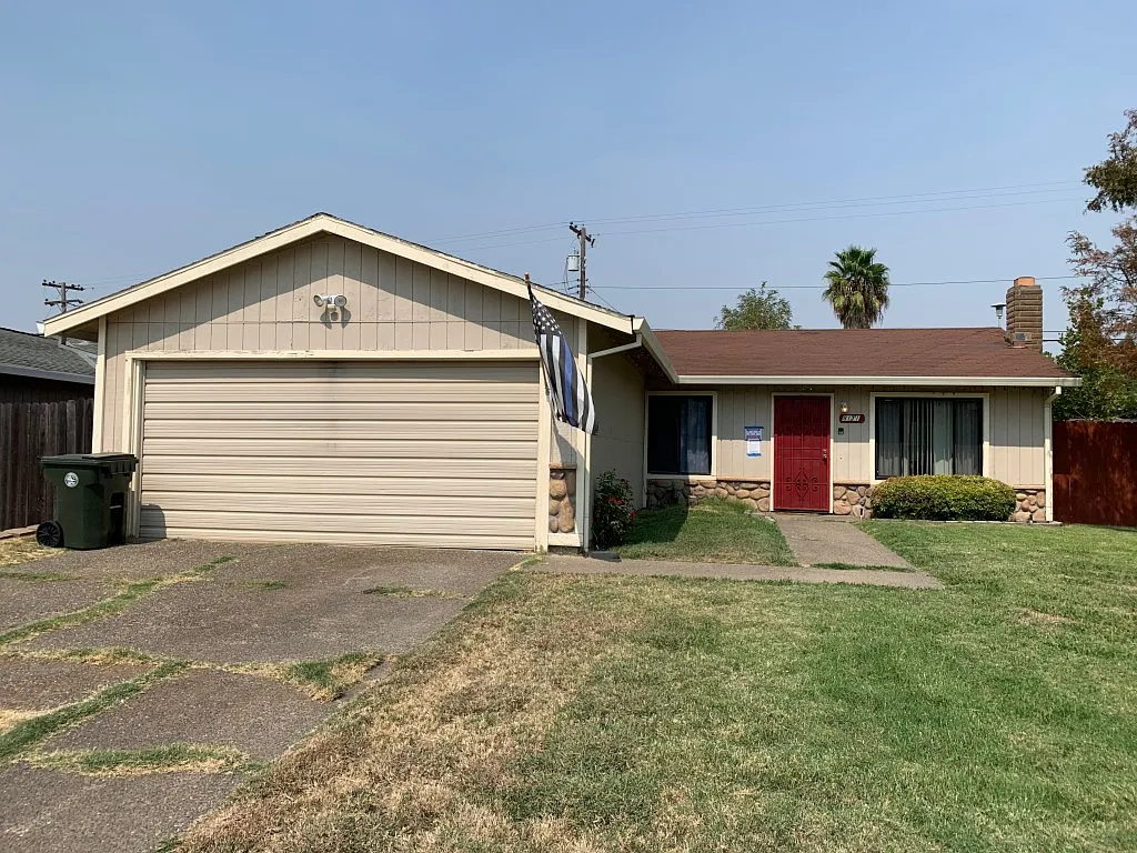 8171 Summerplace Dr photo 1