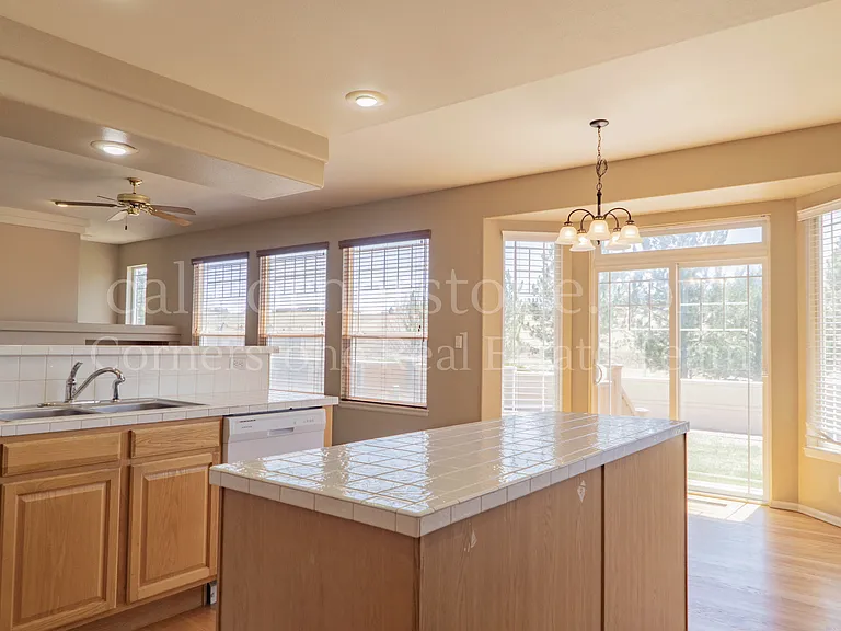 3305 Hollycrest Dr — Photo 11