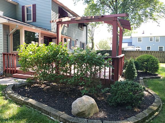3rd image of 4154 Fielding Dr