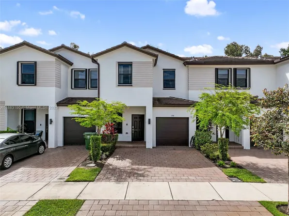 156 SW 185th Way, Pembroke Pines, FL 33029