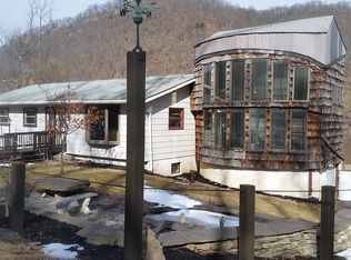 169 Gwynned Wynd, Mill Hall, PA 17751