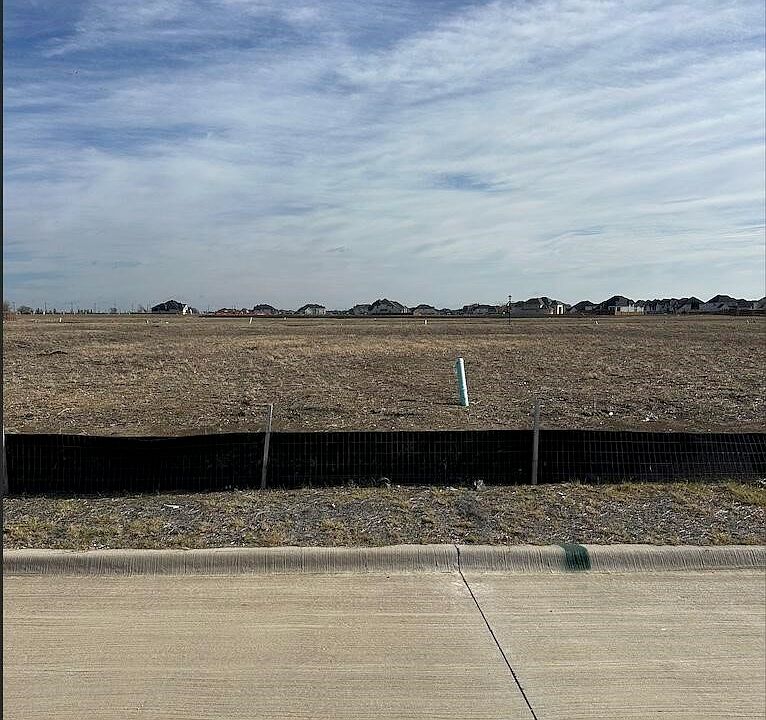 1st image of 850 Urbana Dr