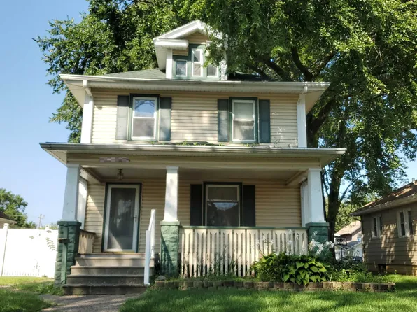 1415 26th St, Moline, IL 61265