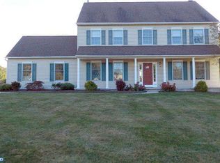 242 Briarwood Dr, Sellersville, PA 18960