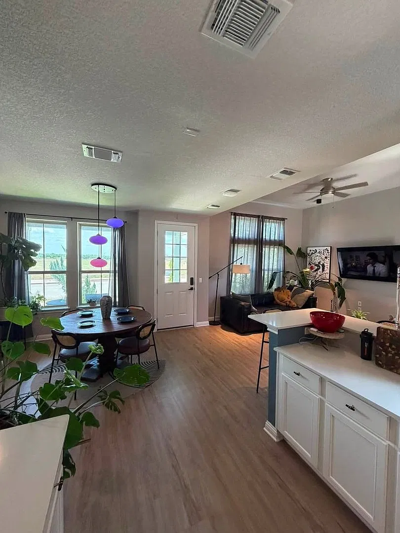 Charming 3BR House in Austin — Photo 2