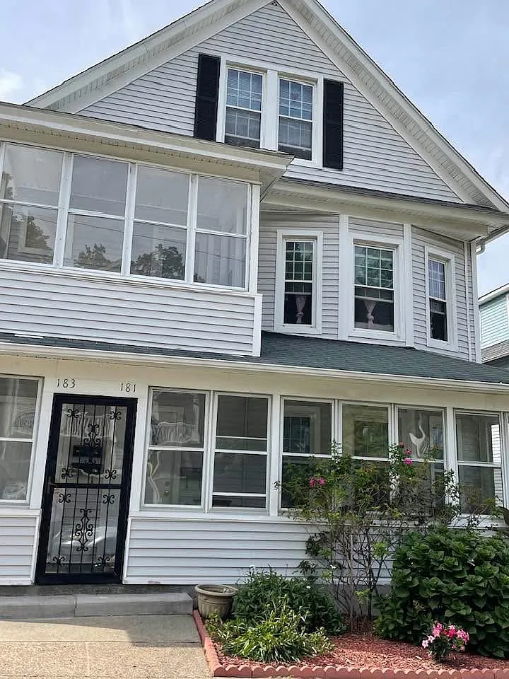 183 S Orchard St — Photo 2