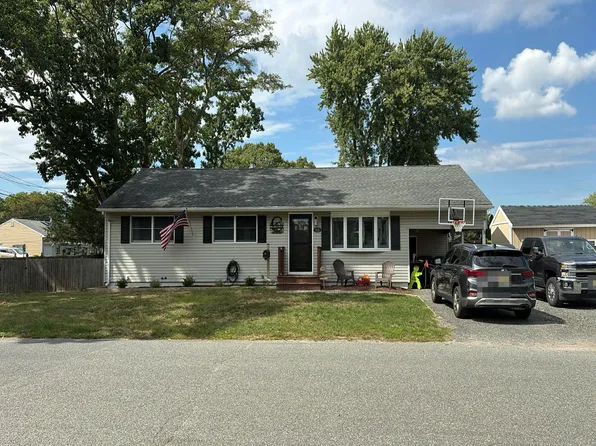 202 Lorraine Pl, Brick, NJ 08724