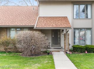 29 Willow Way, Waterford, MI
