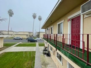 830 Davis St APT 6, Hanford, CA 93230