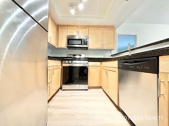 3rd image of 937 Palm Ave #406
