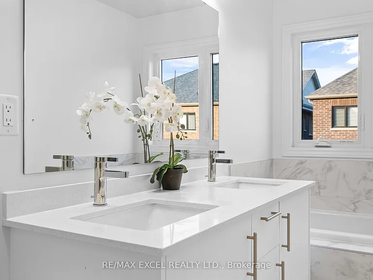 37 Macpherson St — Photo 49