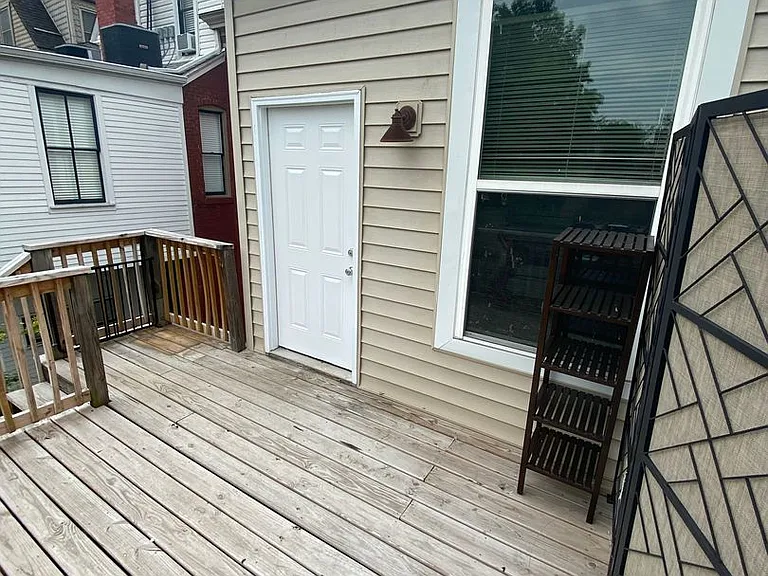 1211 — Photo 2