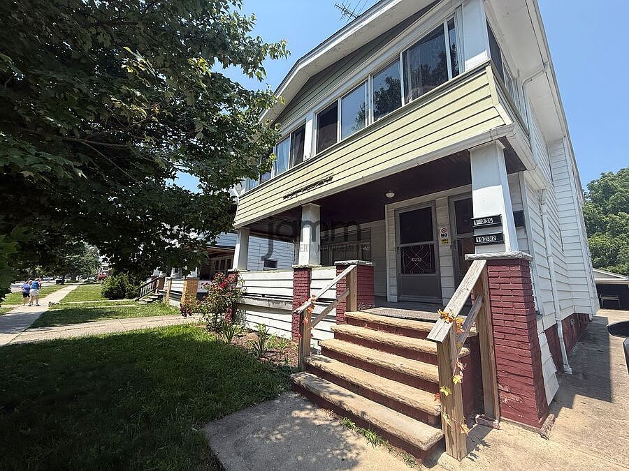 1st image of 10232 Almira Ave