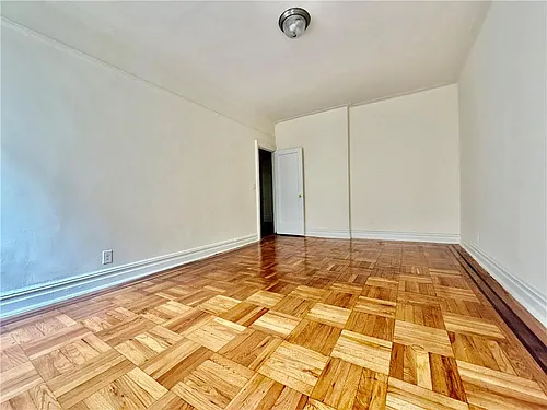 1402 W 4th St #D16 Photo 1