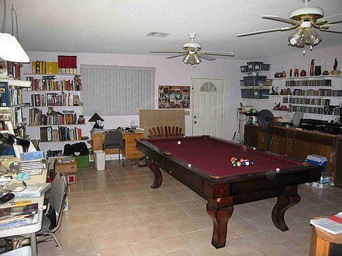 billiard room