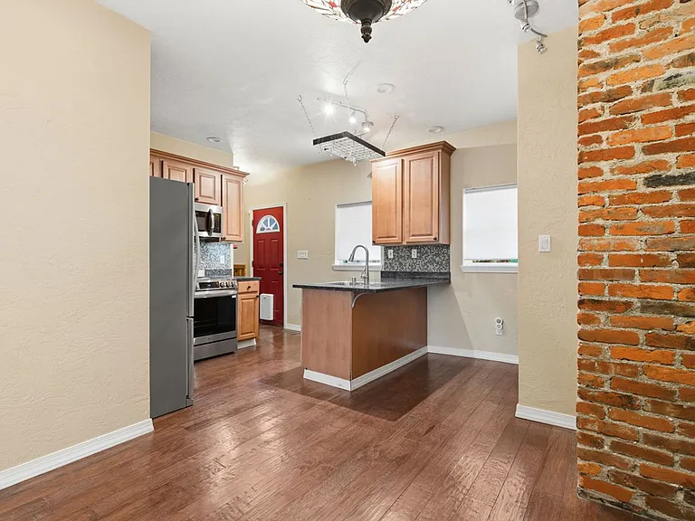 3220 Mary St — Photo 14