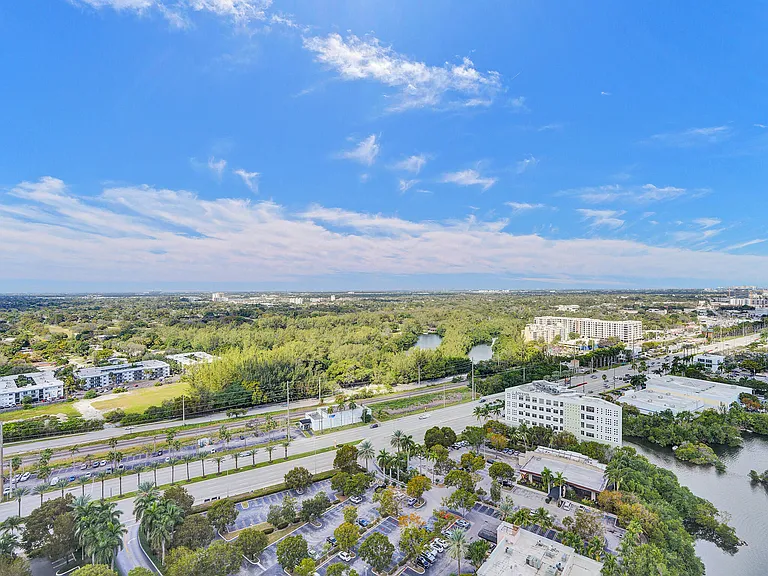17301 Biscayne Blvd — Photo 64