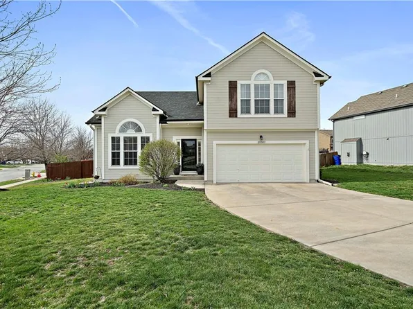 20507 W 125th Ct, Olathe, KS 66061